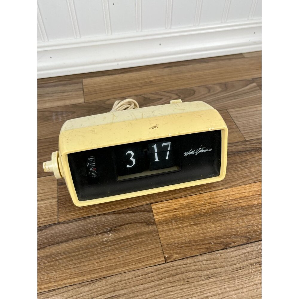 Vintage Seth Thomas Speed Read Lite Flip Alarm Clock 813 Model 0813 White Works! - Picture 3 of 10